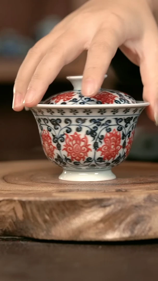 手绘手绘高温现代瓷  气  花心高足130C