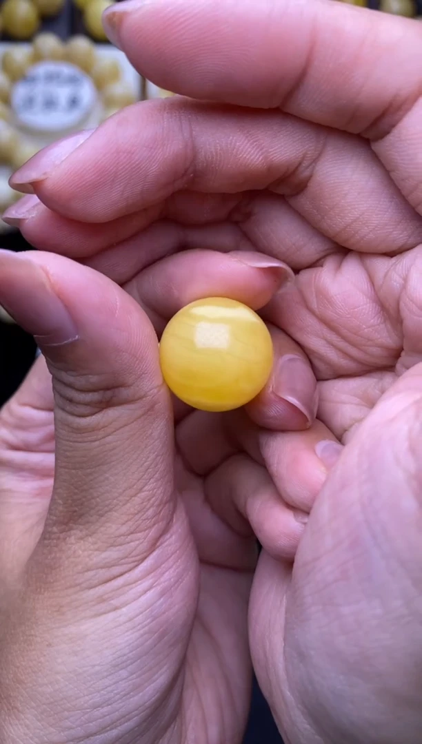裸石琥珀未镶嵌大小姐珠宝