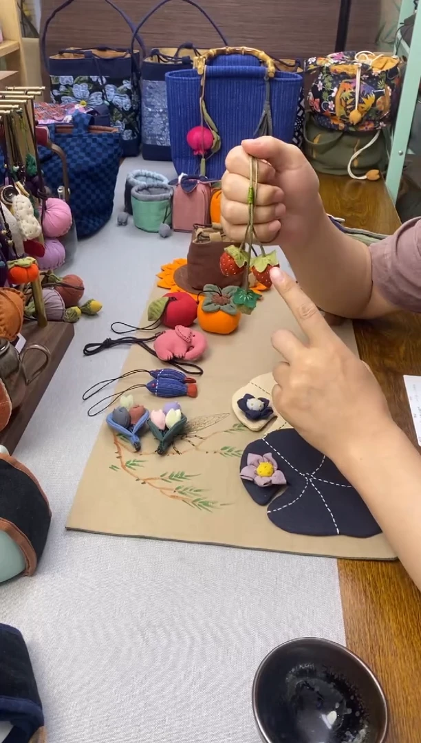 草莓包挂1个（配件）——