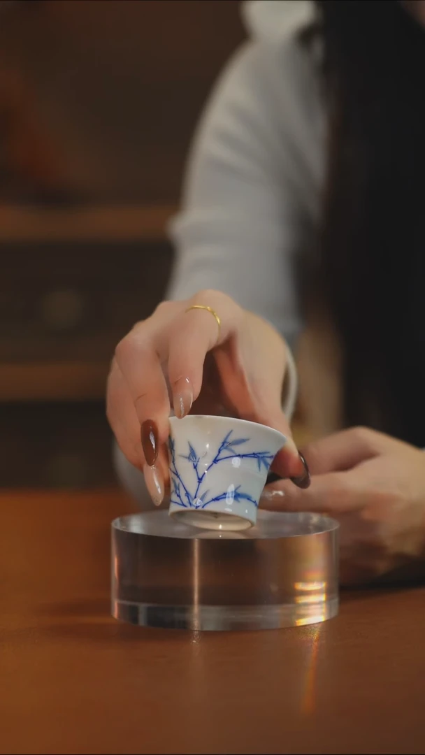 描银青花竹子竹节杯