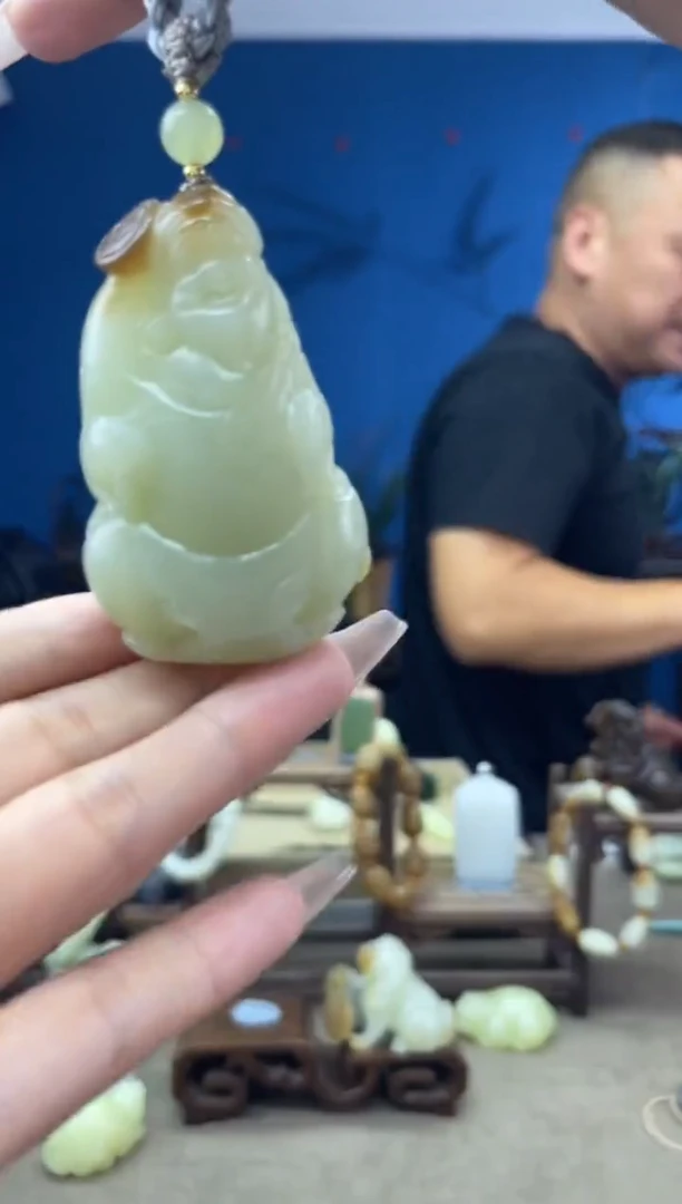 和田玉未镶嵌颈饰1