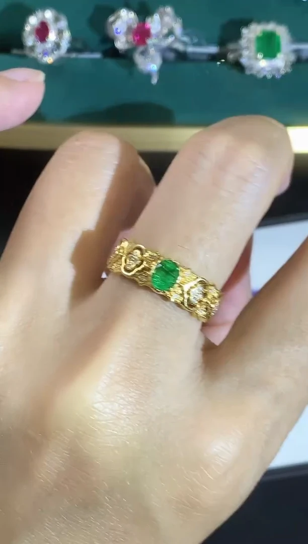 18K金镶嵌戒指祖母绿000