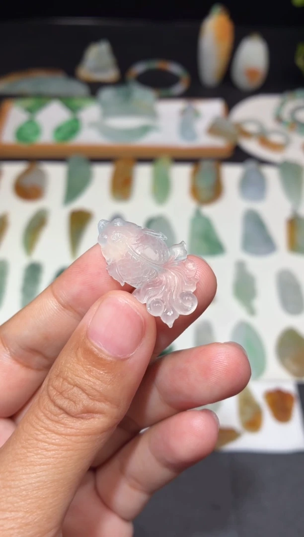 未镶嵌定制翡翠锦鲤鱼