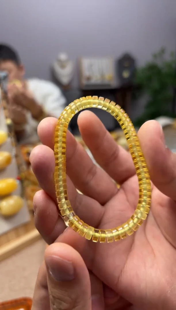 【闪购商品】蜜蜡裸石未镶嵌手串