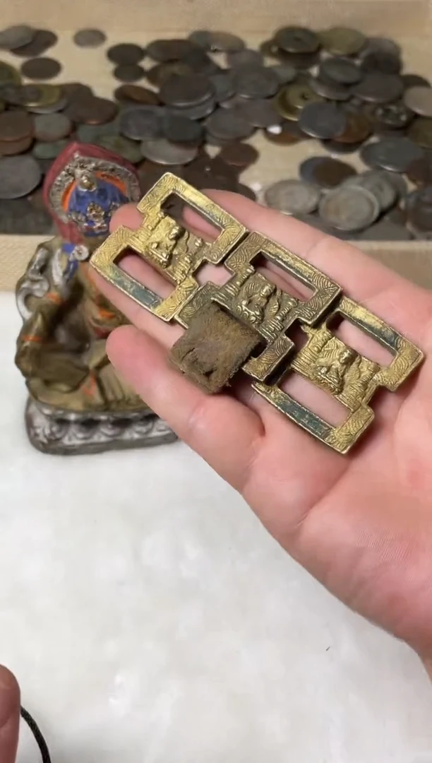 直播间的福利一枚 三枚发其一 扣子