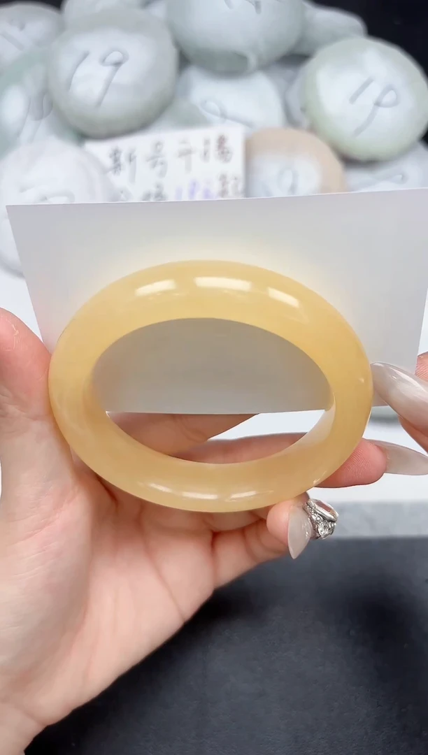 未镶嵌手镯石英质玉27-60.6