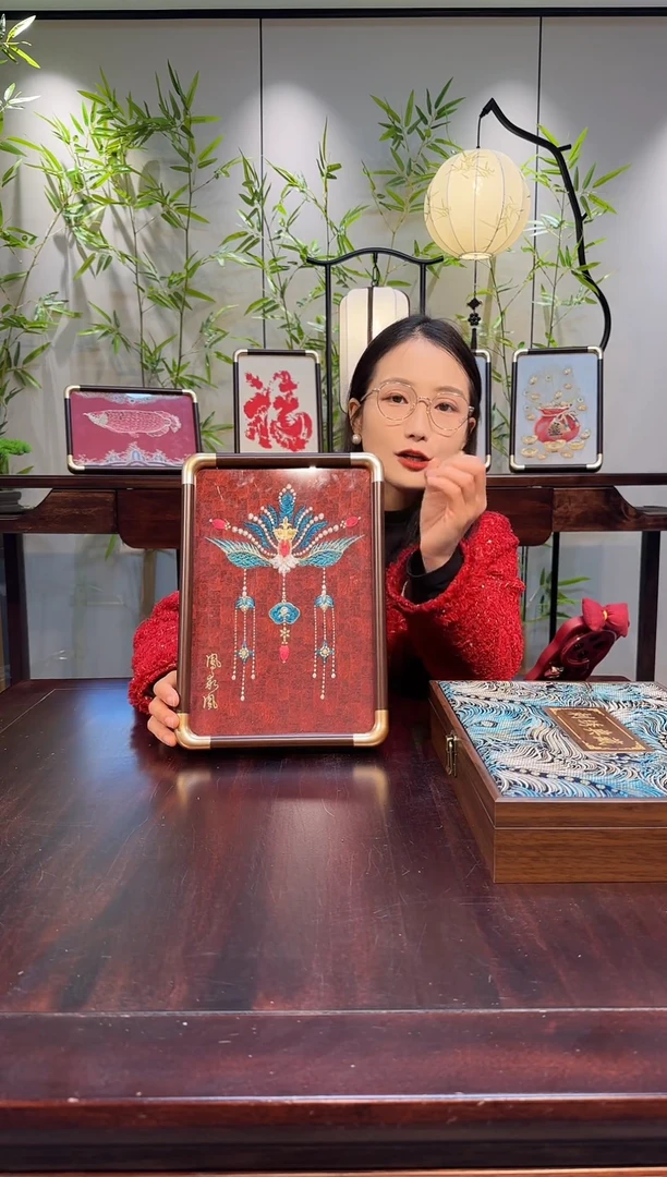 布刺绣摆台，高端刺绣艺术藏品！