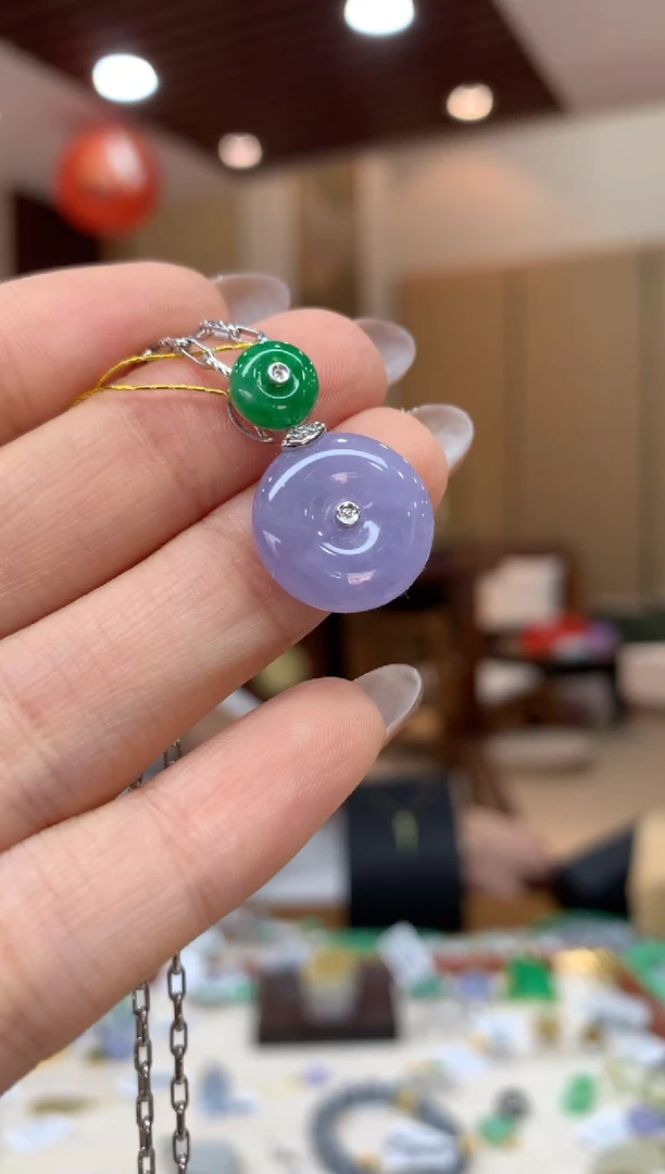 吊坠(不含链)18K金镶嵌翡翠C****贝平安扣