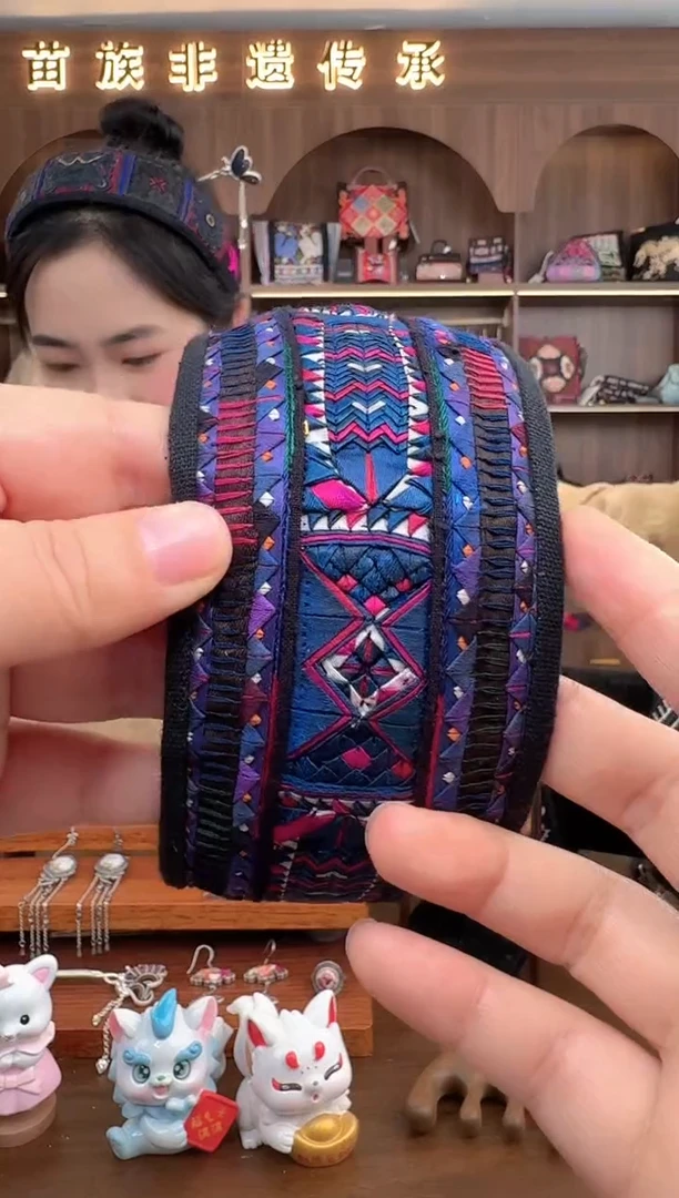 【闪购商品】织绣扶光苗绣传承L30