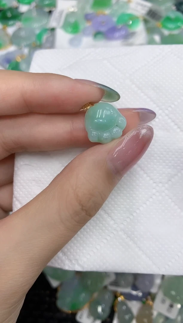 翡翠18K金镶嵌颈饰111111111111