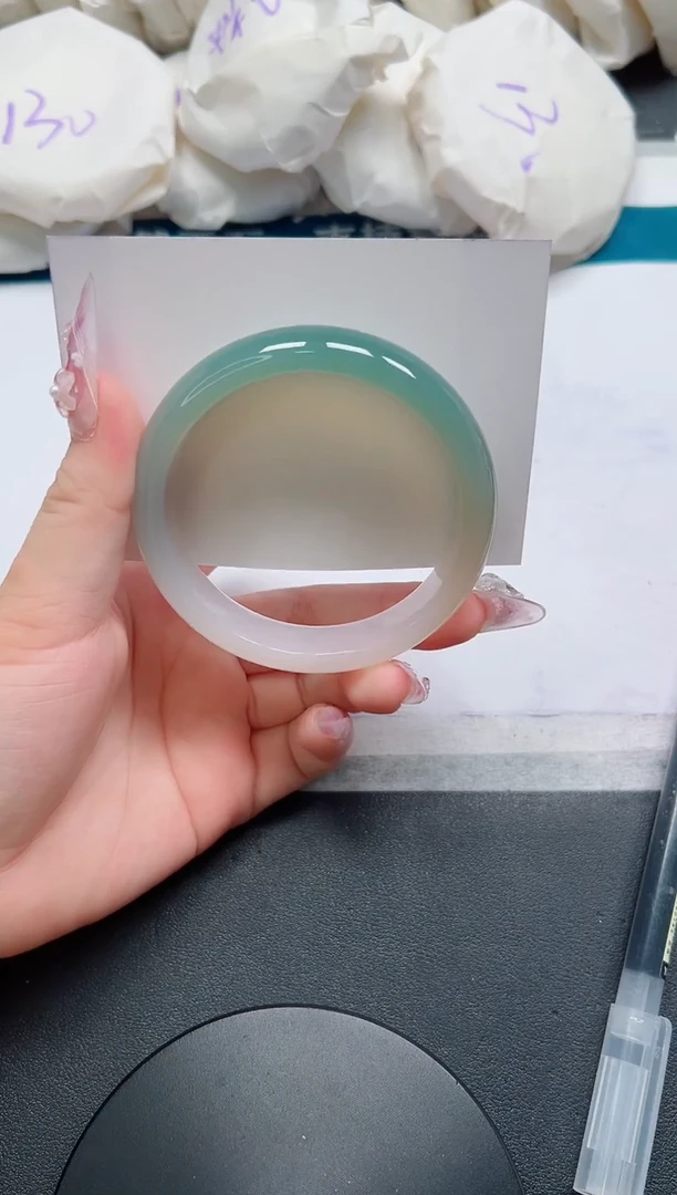 石英质玉手镯未镶嵌40-60.7