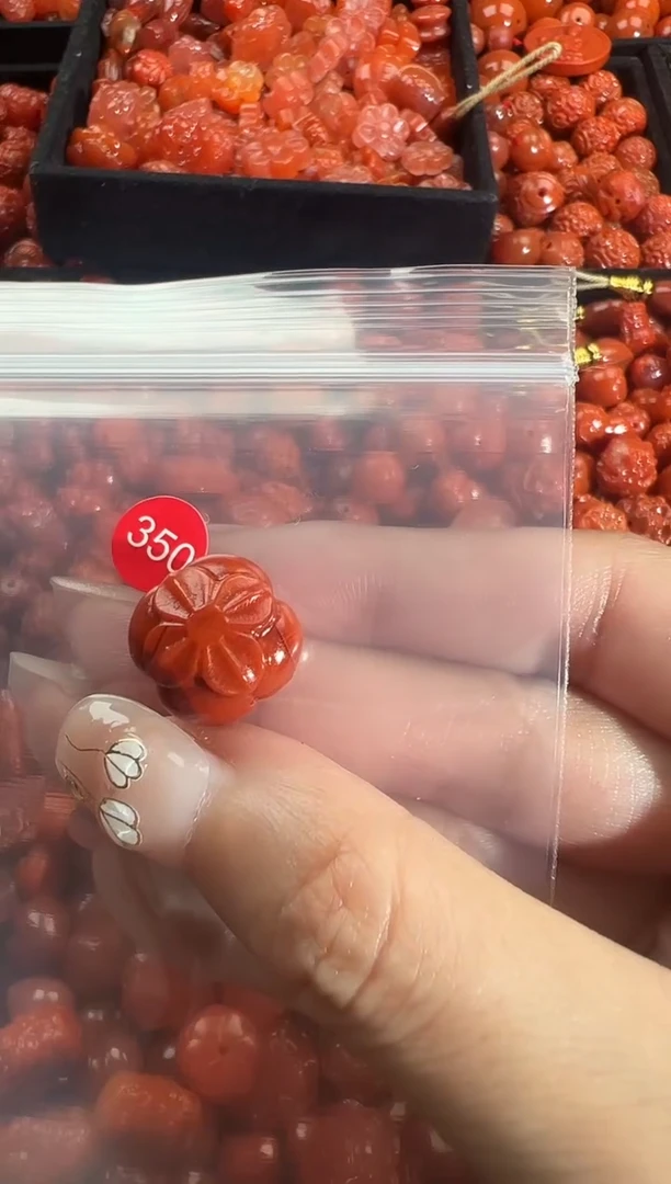 颈饰未镶嵌南红玛瑙1