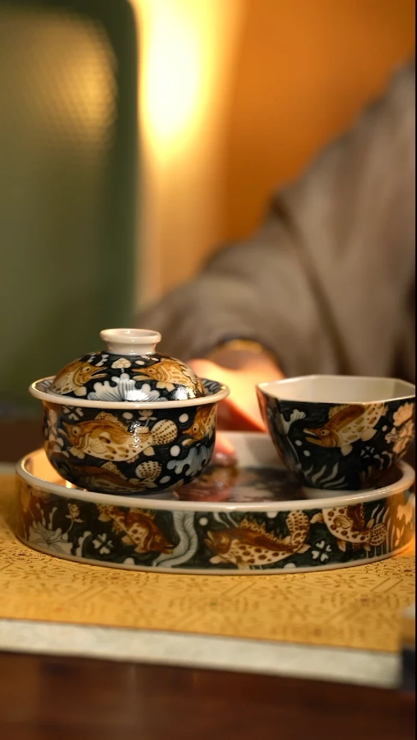 LQT立勤堂青花釉里金九鳜六方杯+盖碗+壶承