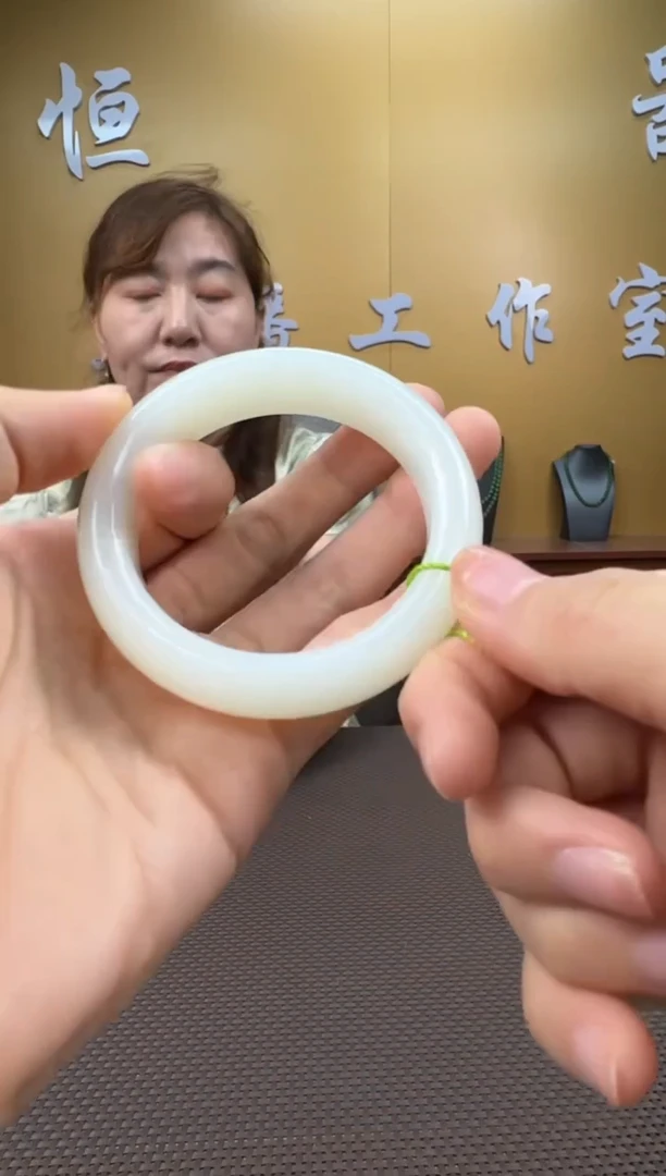 和田玉未镶嵌颈饰手镯51