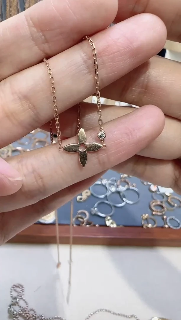 【闪购商品】天然钻石套链18K金镶嵌多样性发货发其一