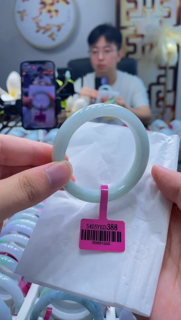 翡翠手镯未镶嵌53圈口01
