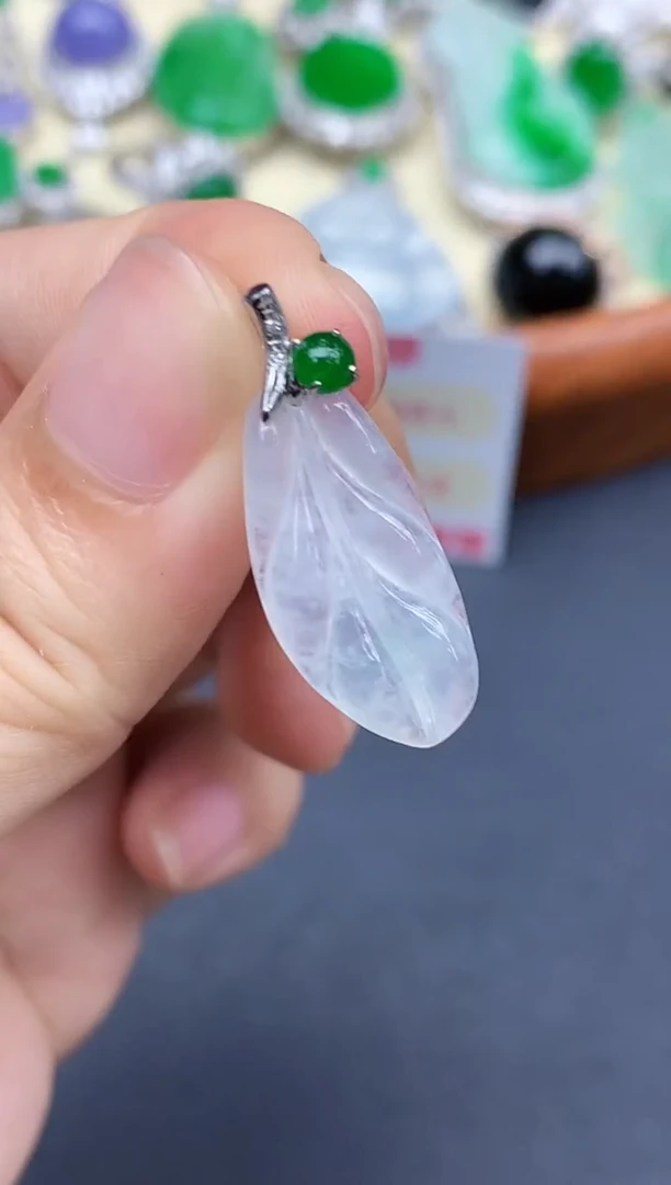 颈饰18K金镶嵌翡翠100-中国好珍宝