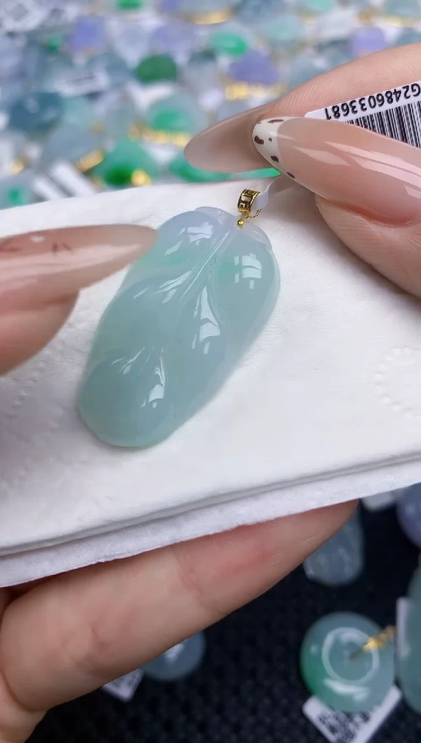 翡翠18K金镶嵌颈饰320    天然翡翠A货