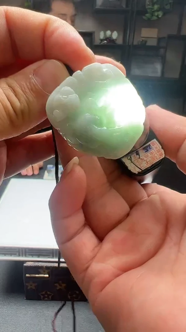 颈饰未镶嵌翡翠2025-10-22-4