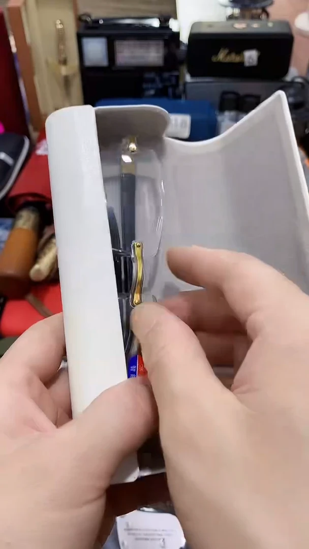 瓷片闪购商品  如图所示