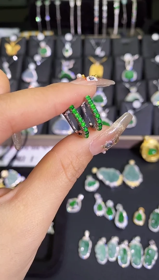 【闪购商品】翡翠耳饰银S925镶嵌翡翠耳饰