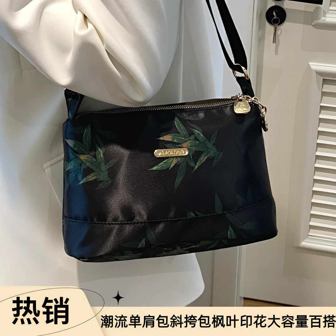 时尚多层女士帆布包斜挎包妈妈包中年单肩包婆婆大容量便携小包包