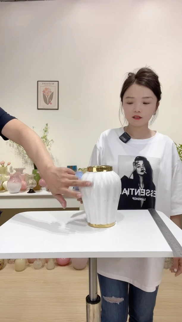 金边陶瓷花瓶小号