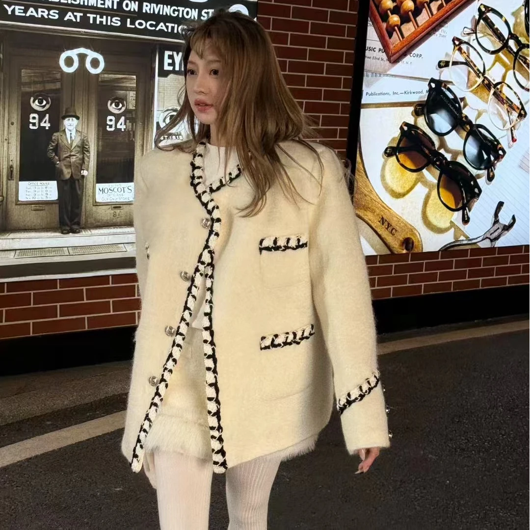 【宠儿财神重工小香定制90白鸭绒外套+毛毛半裙】套装