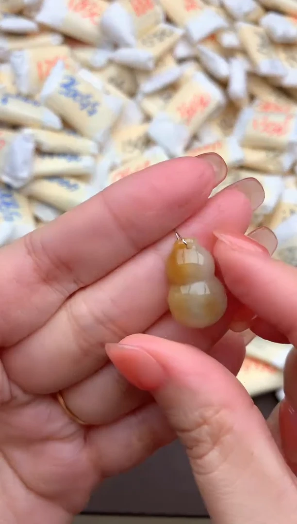 【闪购商品】翡翠挂件未镶嵌一