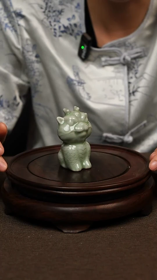 瓷片豆绿釉茶宠小龙猫不带礼盒