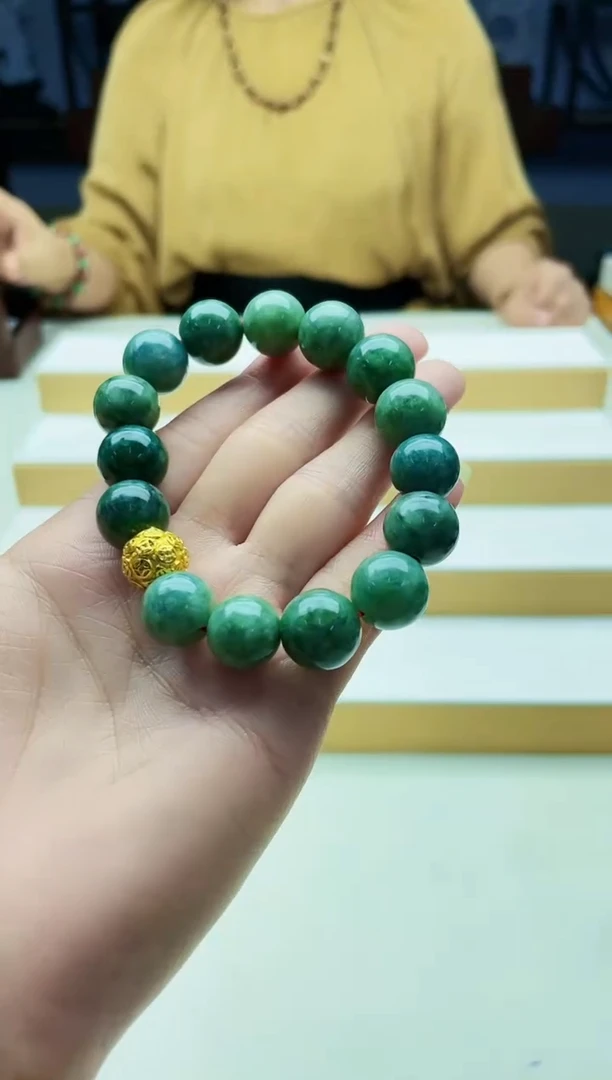 翡翠未镶嵌颈饰07300007