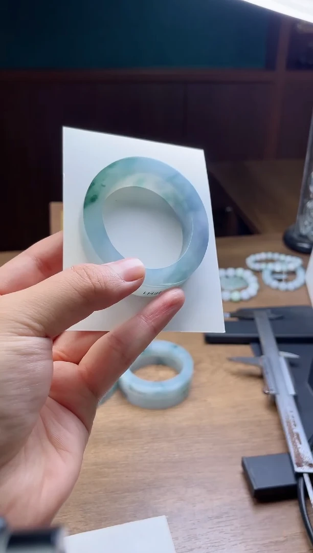 未镶嵌手镯定制翡翠小*定制