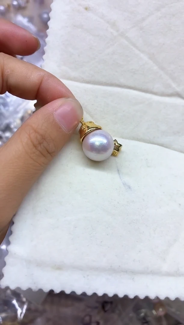 淡水珍珠合金吊坠(不含链)多样性发其一，非无暇