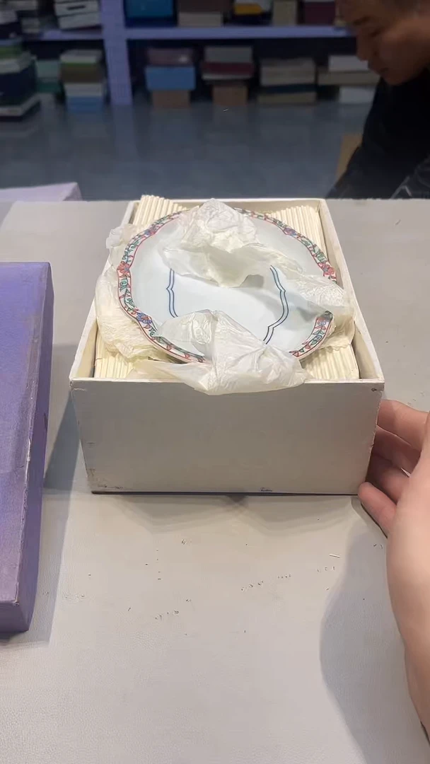 手工艺品琉璃深****坊 城城工艺品店