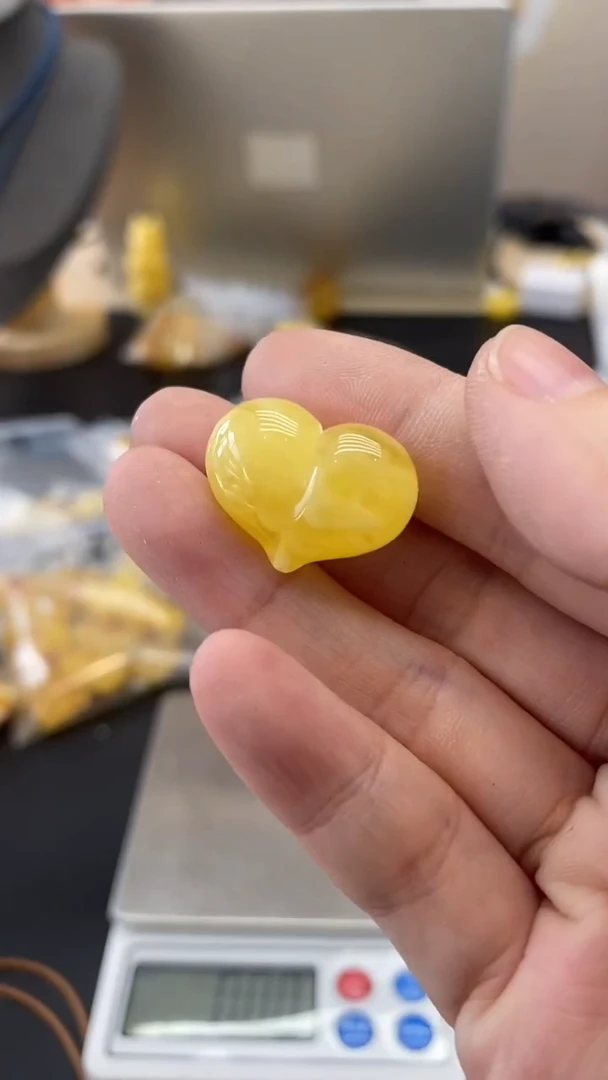 琥珀未镶嵌珠宝奇石2063