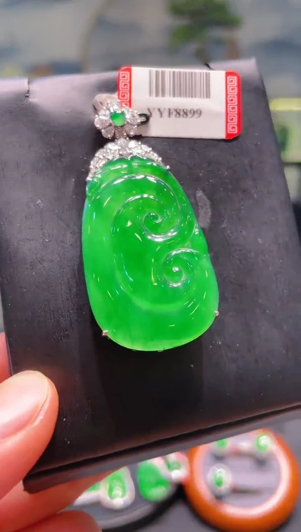 【闪购商品】翡翠颈饰18K金镶嵌天然A货翡翠A35