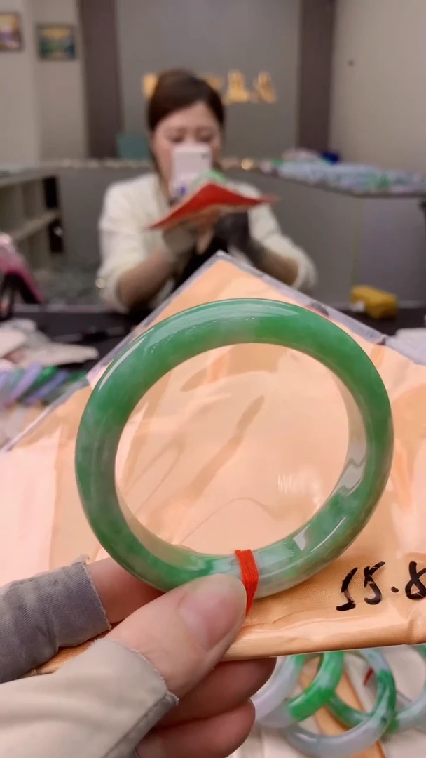 未镶嵌手镯翡翠0131575680