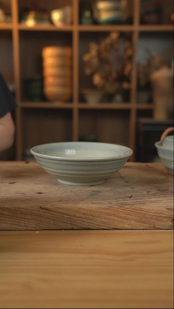 青云系列的8英寸螺纹面碗