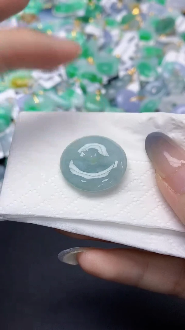 翡翠未镶嵌颈饰天然缅甸a货翡翠