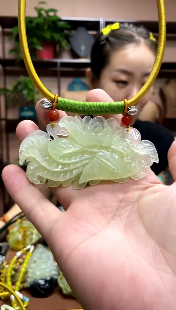 未镶嵌岫玉吊坠·