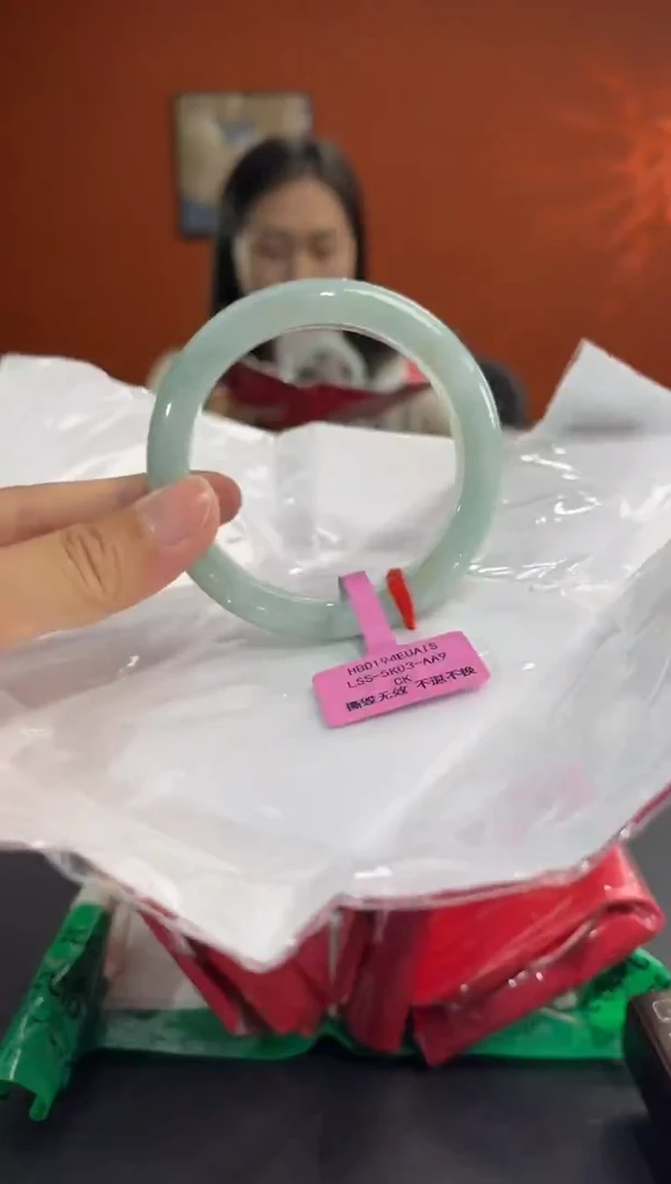 未镶嵌手镯翡翠6