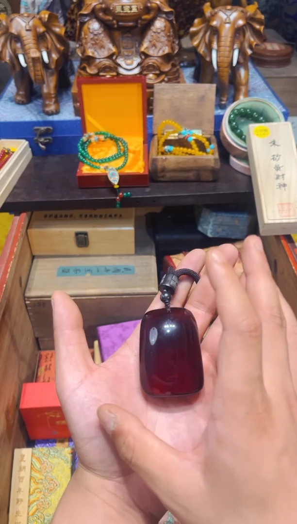 未镶嵌血珀裸石P老七专属高端精品110