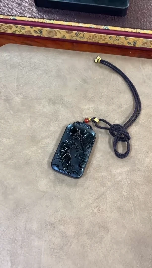 颈饰未镶嵌和田玉和田玉挂件上山虎M027