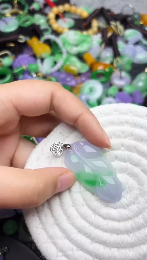 颈饰未镶嵌翡翠缅甸翡翠吊坠