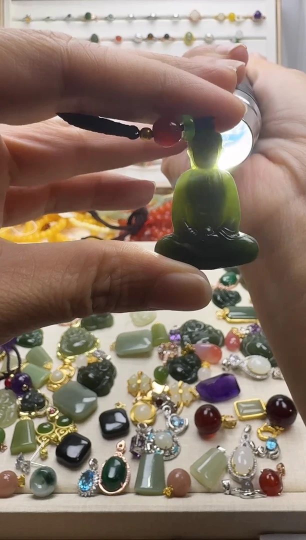 颈饰未镶嵌和田玉颈饰 未镶嵌 和田玉