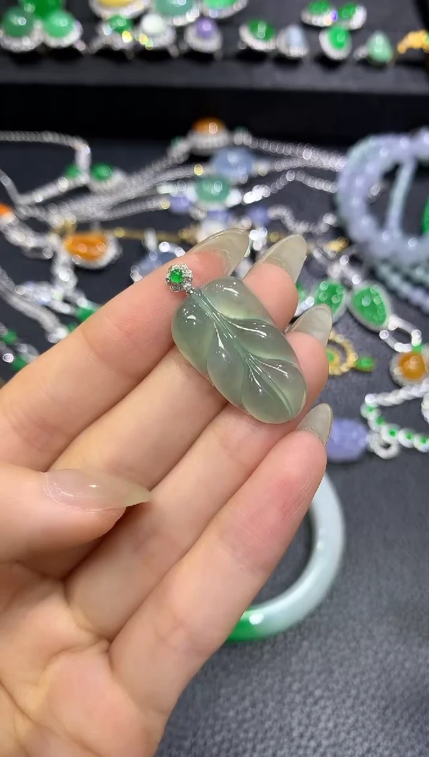 翡翠18K金镶嵌吊坠(不含链)10吊坠不含链买断