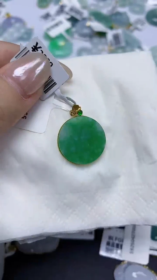 翡翠18K金镶嵌颈饰天然缅甸翡翠A货