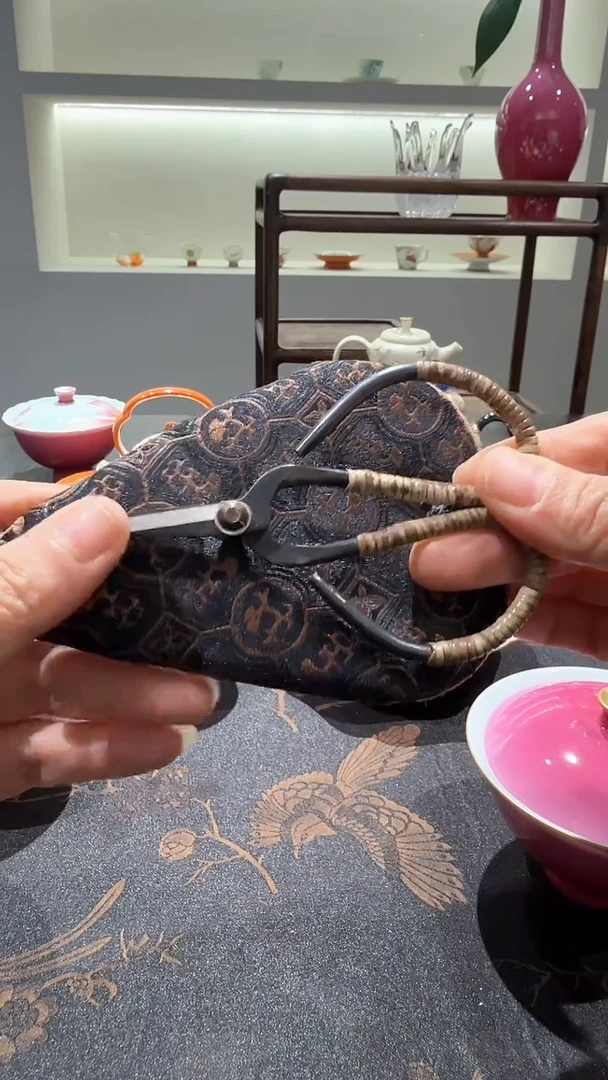 【闪购商品】老式手工茶包铁剪刀（带布套）