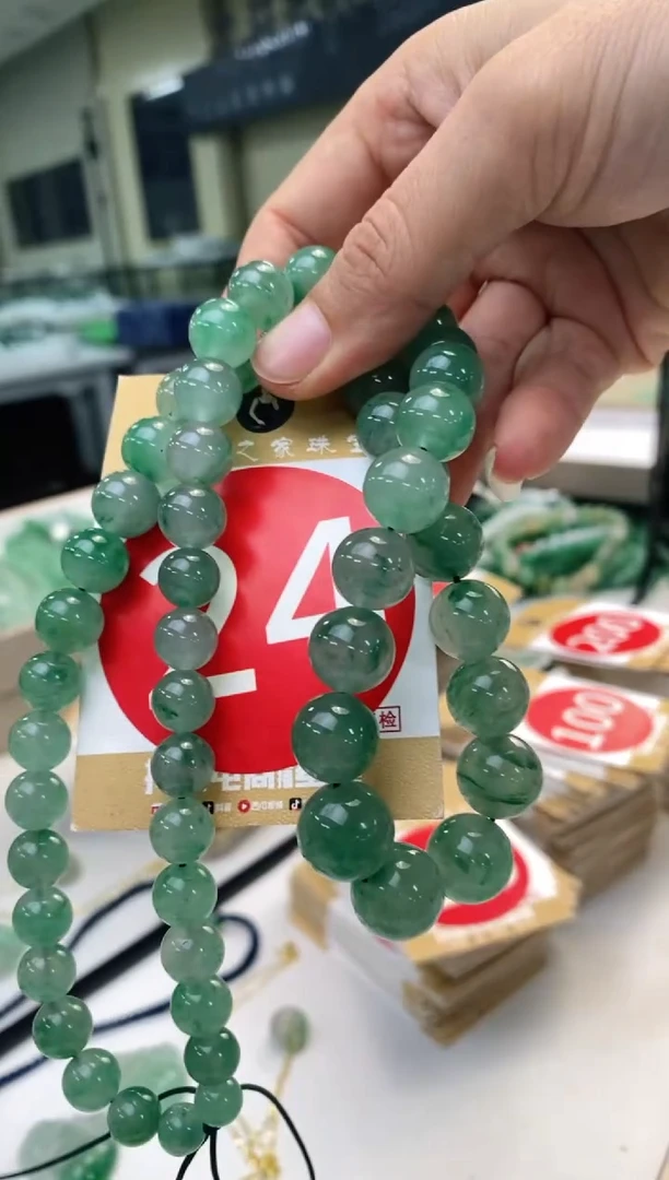 颈饰未镶嵌石英质玉绒塔链+24
