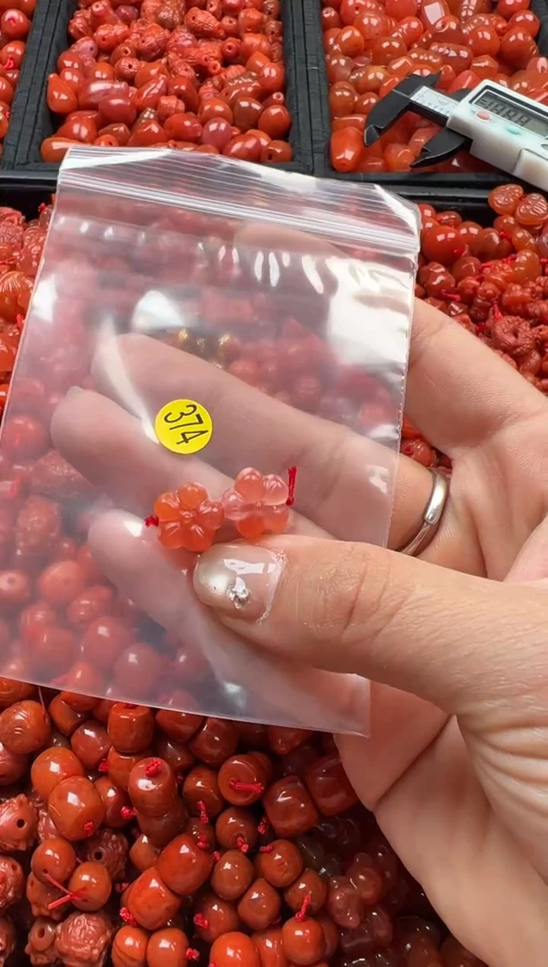 【闪购商品】南红玛瑙颈饰未镶嵌1